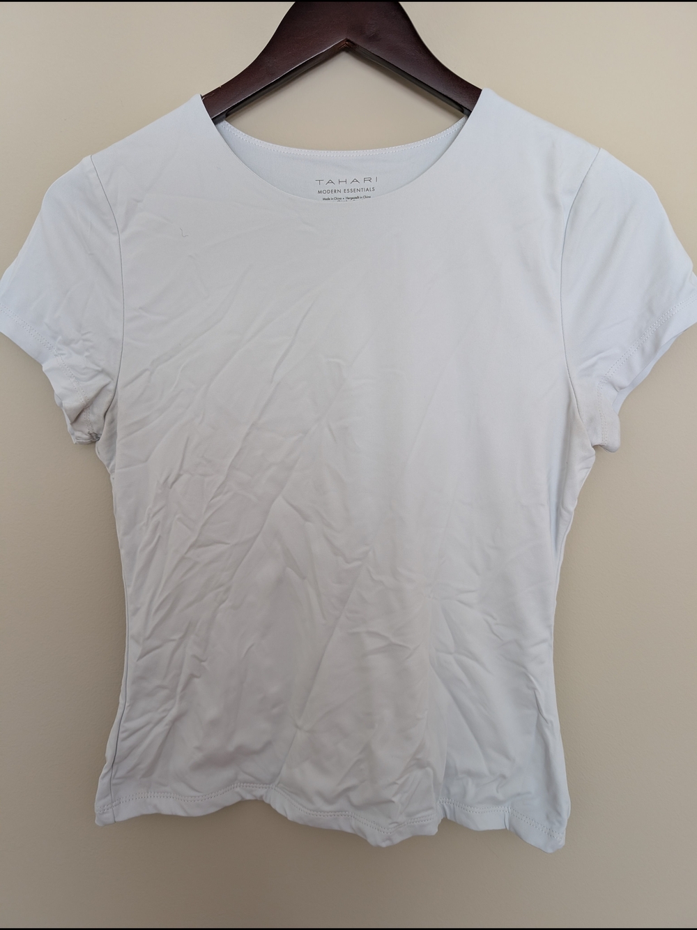Tahari White Short Sleeve Crew Neck Tee